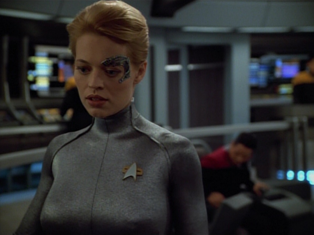 extant_StarTrekVoyager_4x03-DayOfHonor_4451.jpg