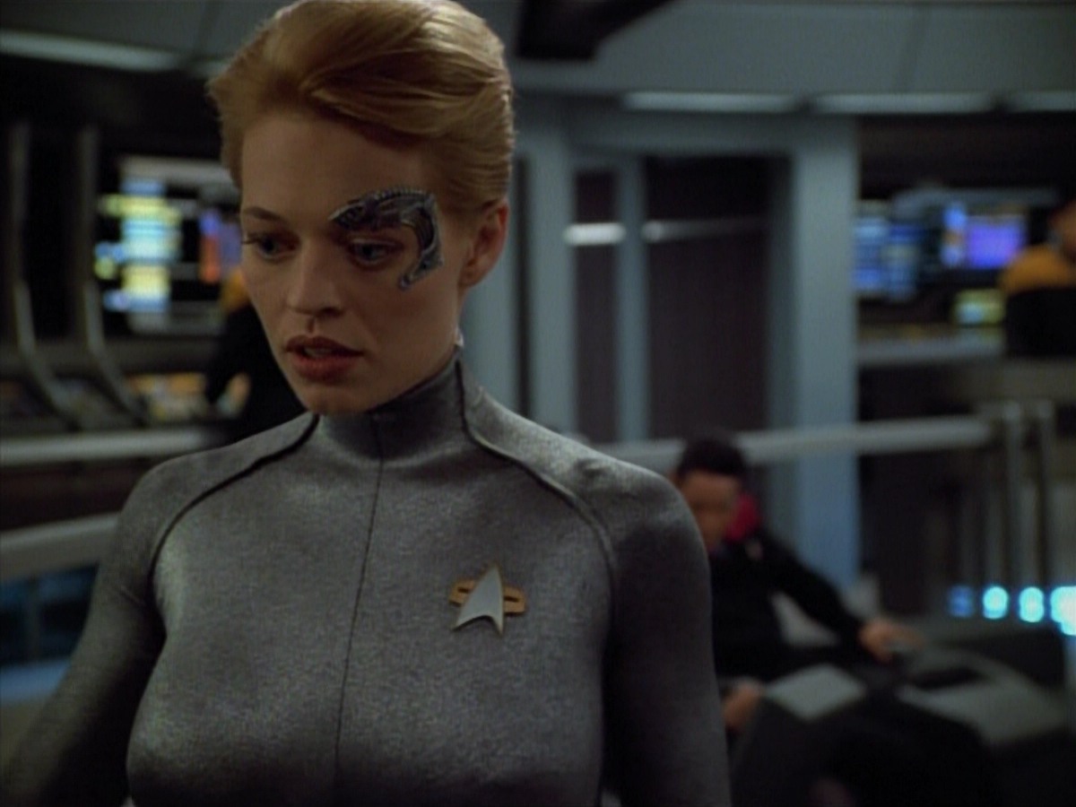 extant_StarTrekVoyager_4x03-DayOfHonor_4452.jpg