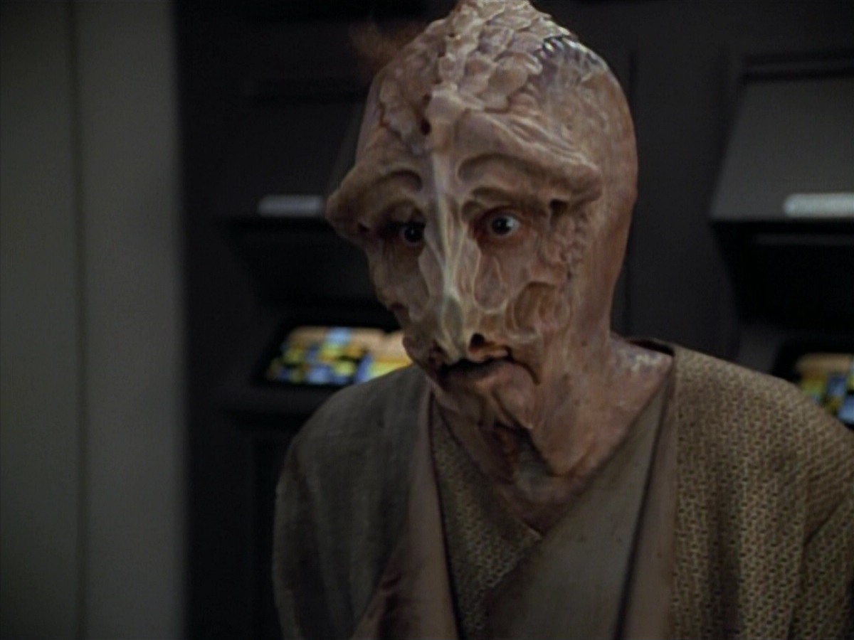 extant_StarTrekVoyager_4x03-DayOfHonor_4480.jpg