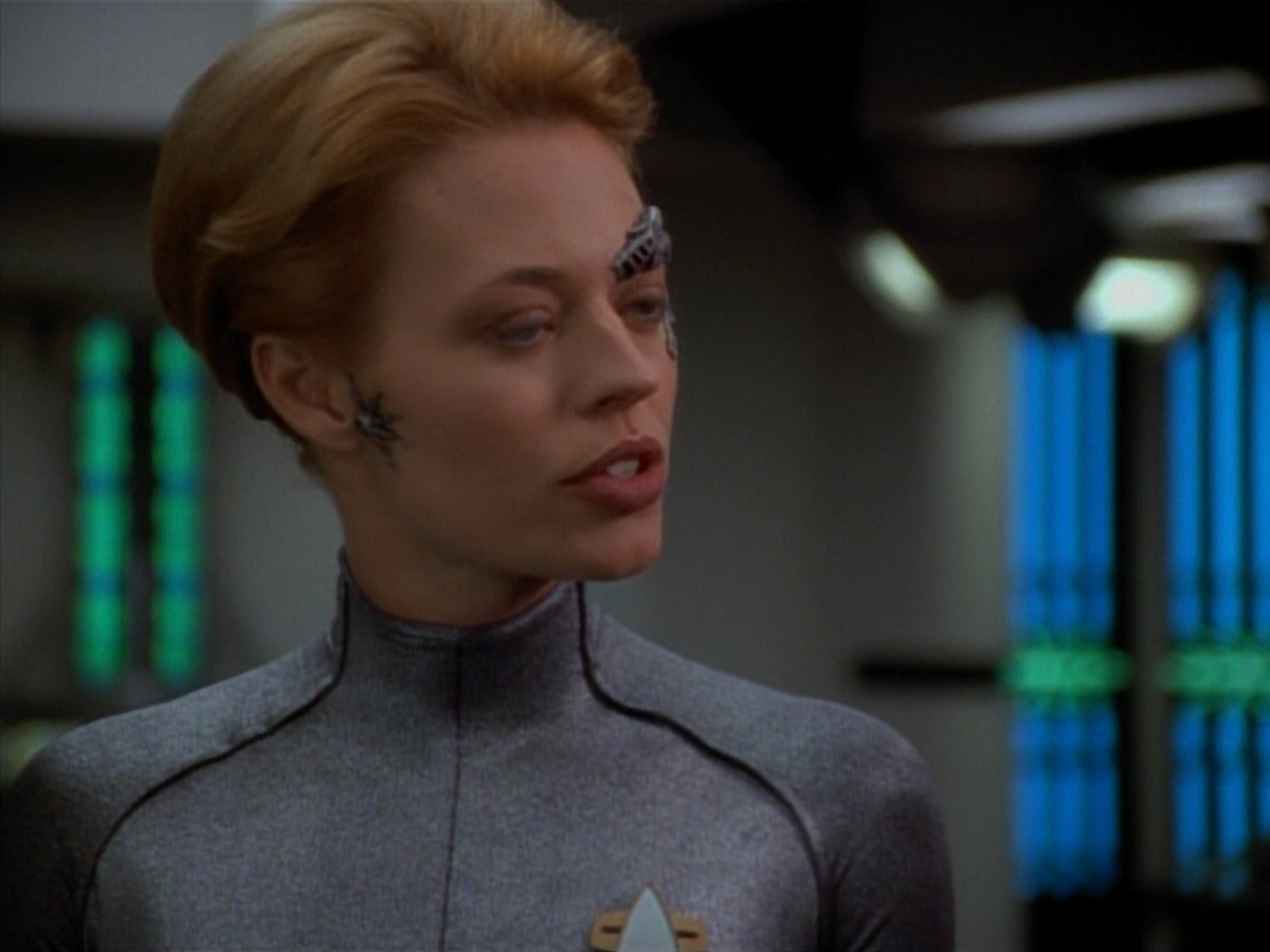 extant_StarTrekVoyager_4x03-DayOfHonor_4485.jpg