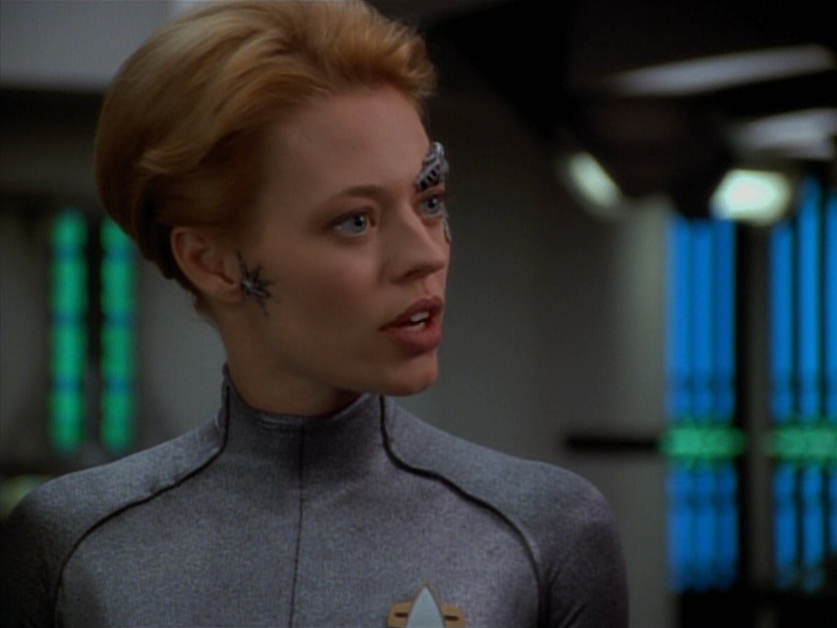 extant_StarTrekVoyager_4x03-DayOfHonor_4486.jpg