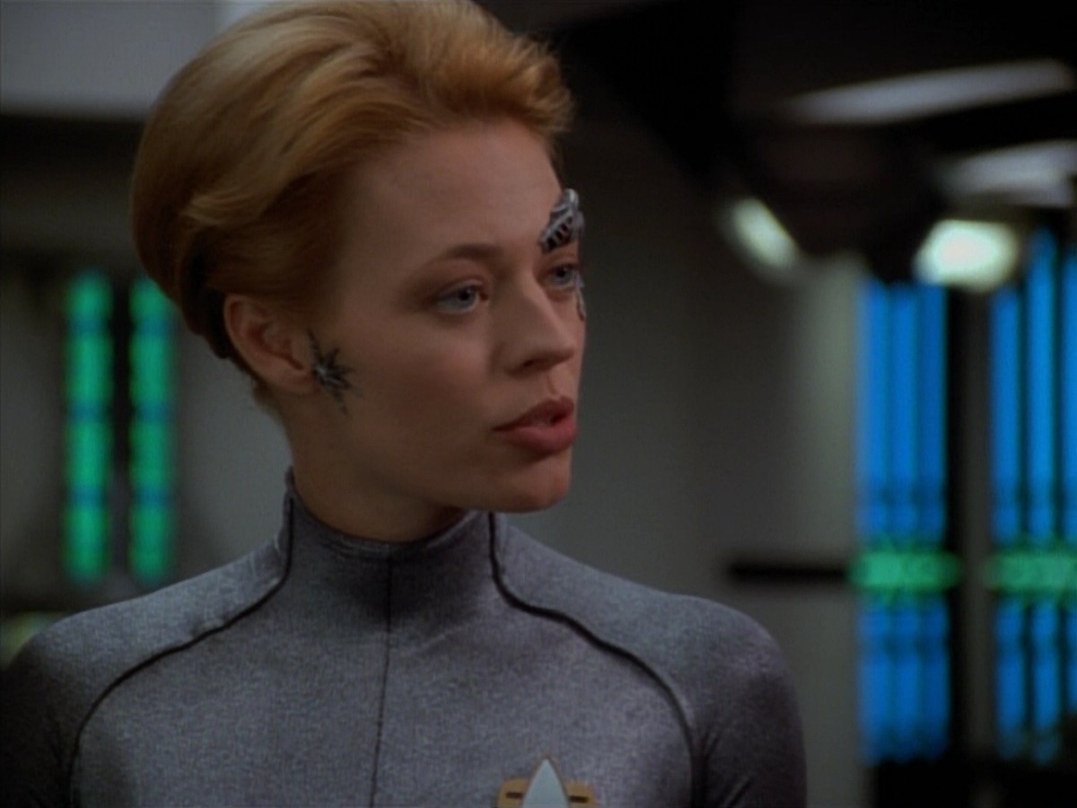 extant_StarTrekVoyager_4x03-DayOfHonor_4490.jpg