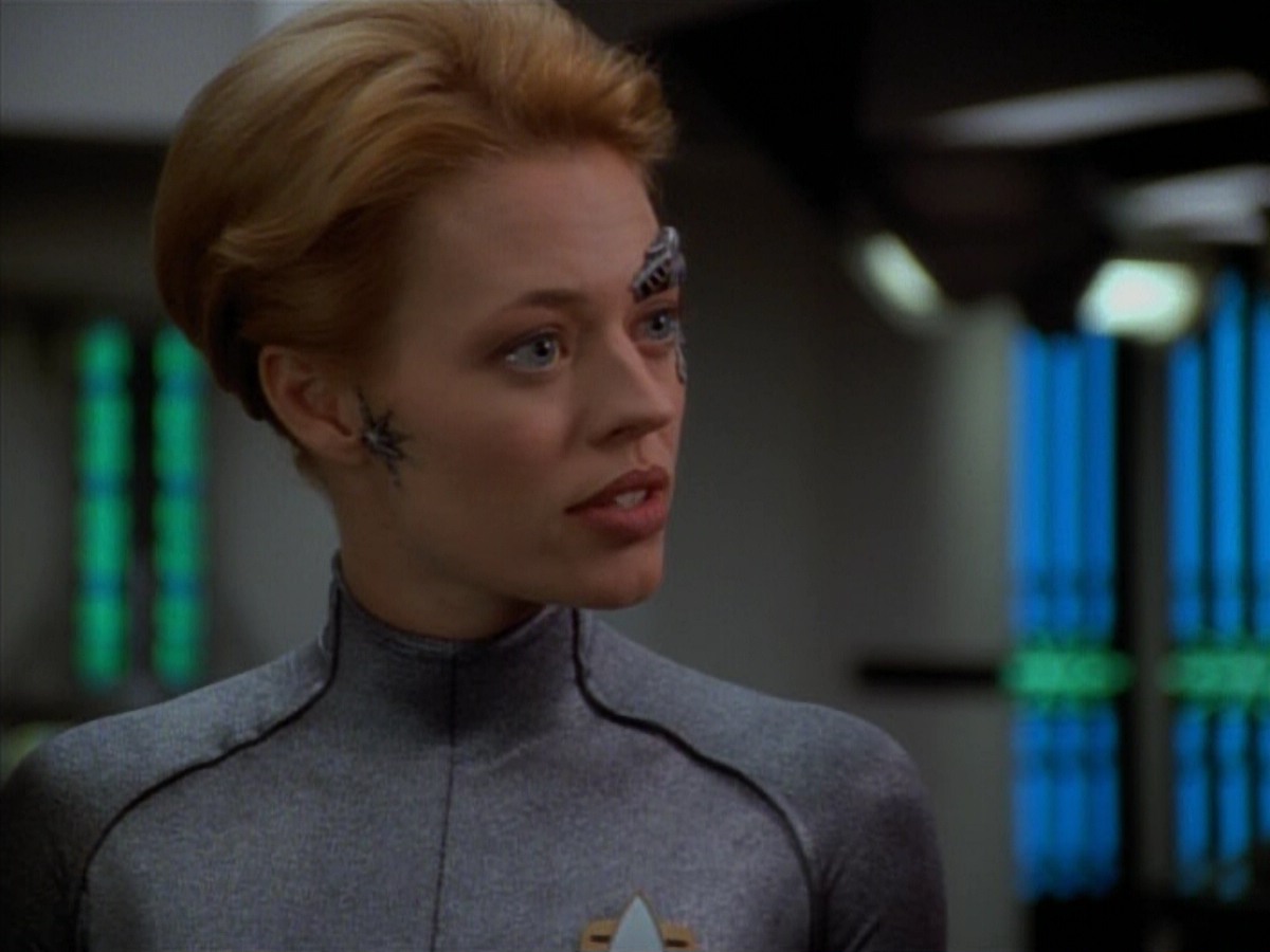 extant_StarTrekVoyager_4x03-DayOfHonor_4491.jpg