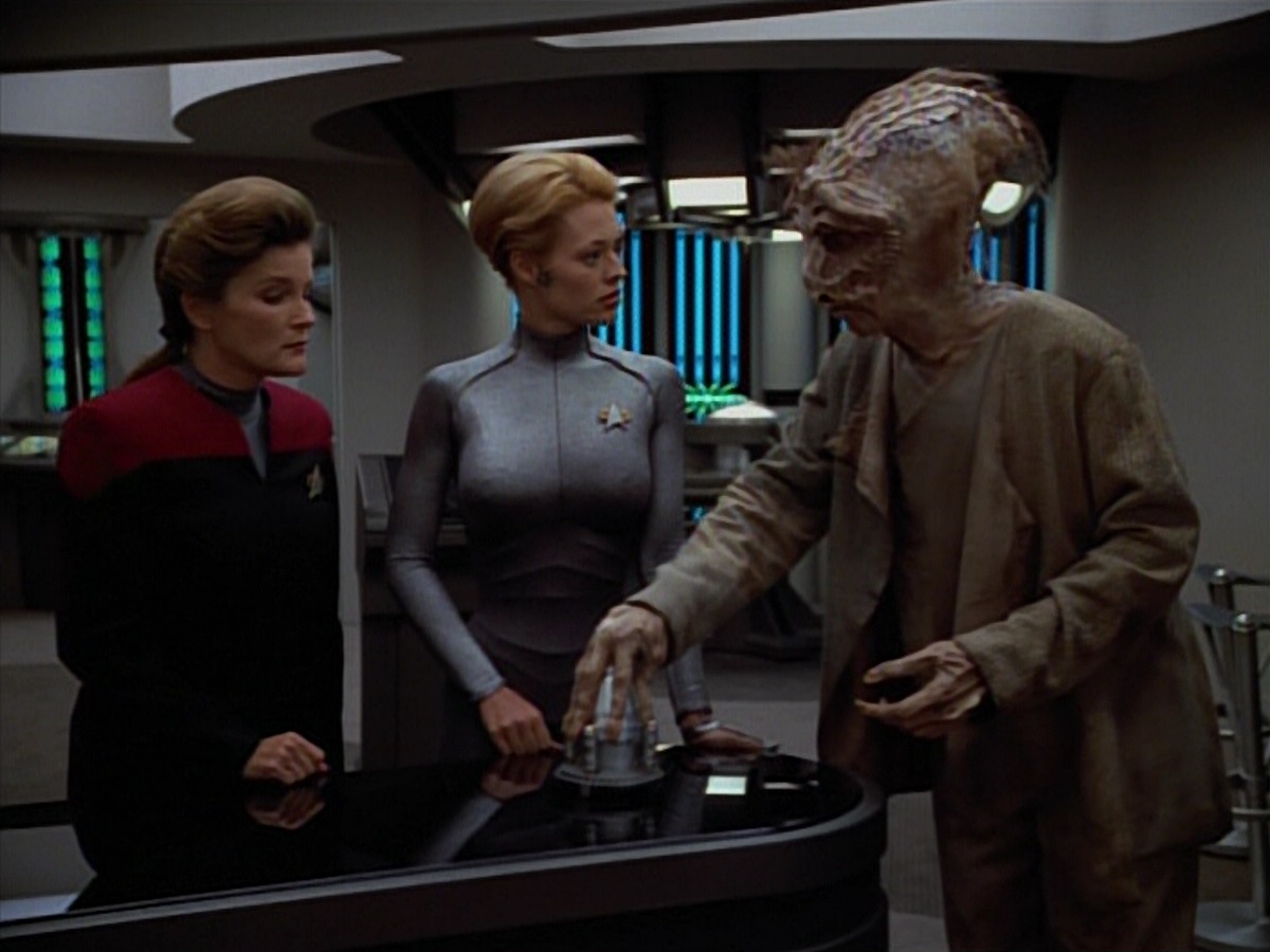 extant_StarTrekVoyager_4x03-DayOfHonor_4504.jpg