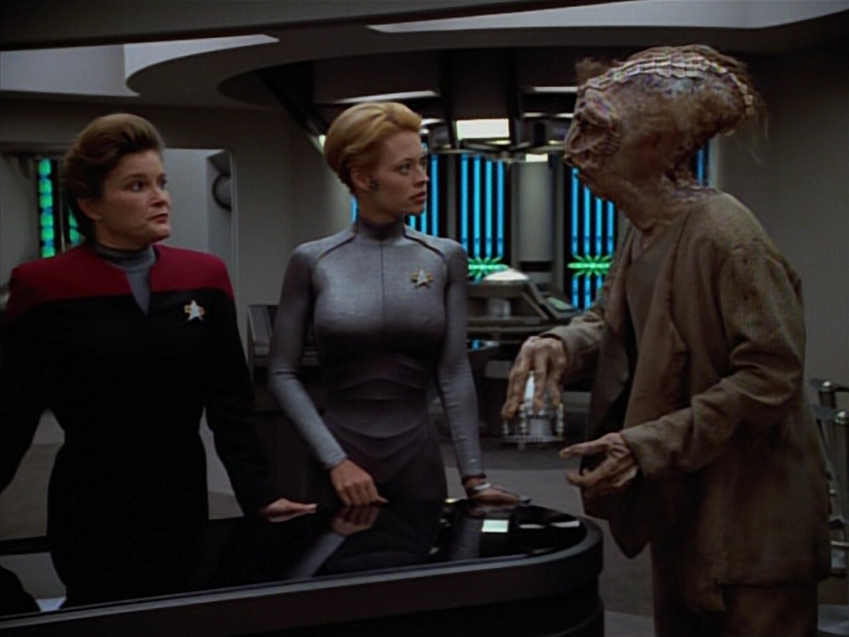 extant_StarTrekVoyager_4x03-DayOfHonor_4506.jpg