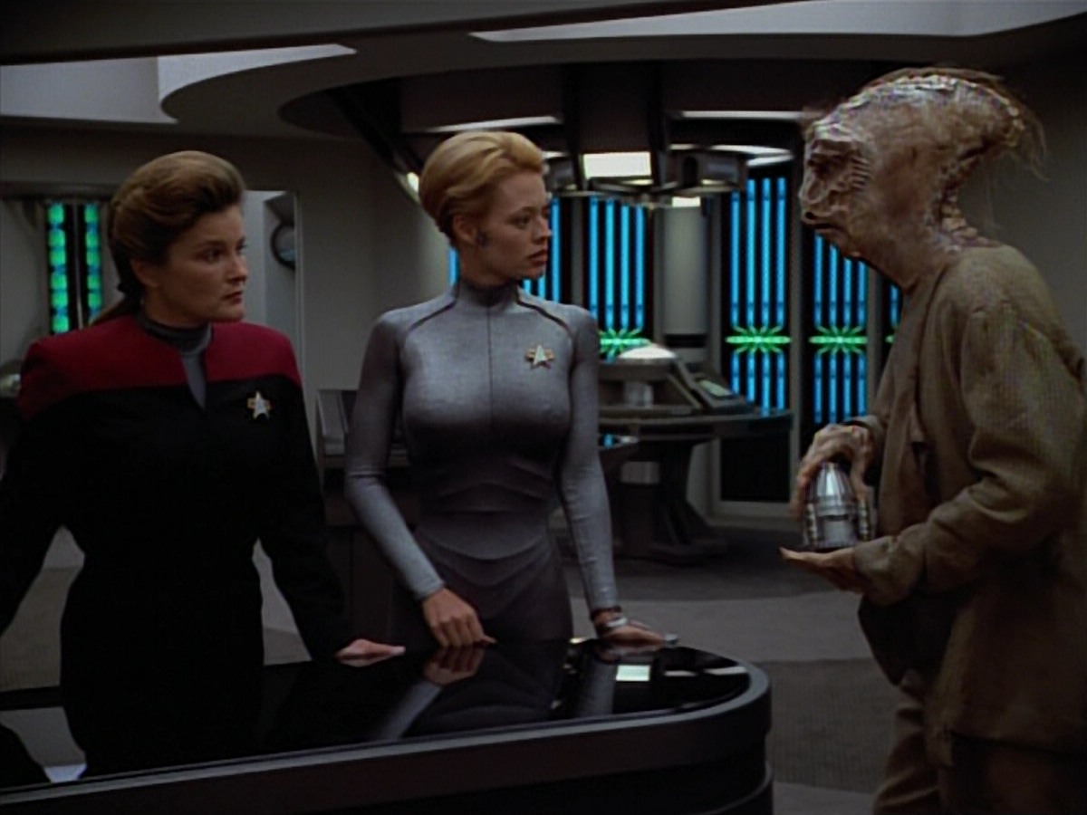 extant_StarTrekVoyager_4x03-DayOfHonor_4509.jpg