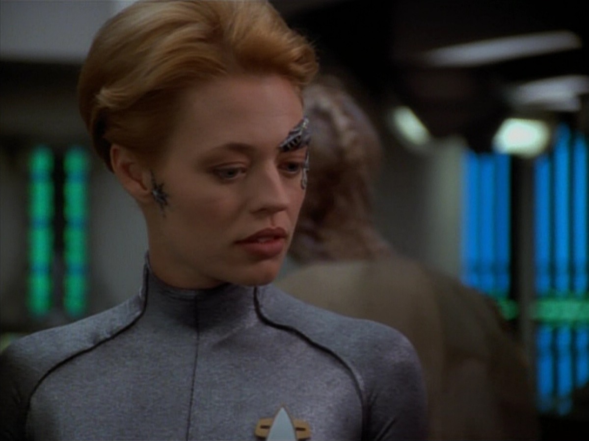 extant_StarTrekVoyager_4x03-DayOfHonor_4518.jpg