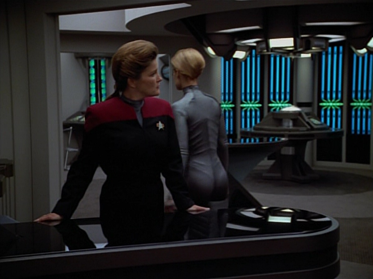 extant_StarTrekVoyager_4x03-DayOfHonor_4525.jpg