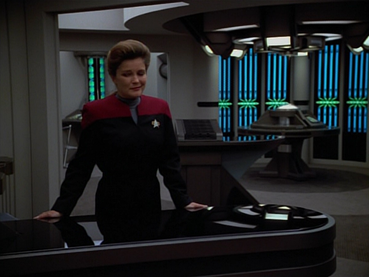 extant_StarTrekVoyager_4x03-DayOfHonor_4533.jpg