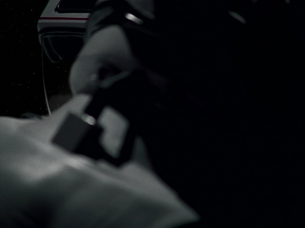 extant_StarTrekVoyager_4x03-DayOfHonor_4558.jpg