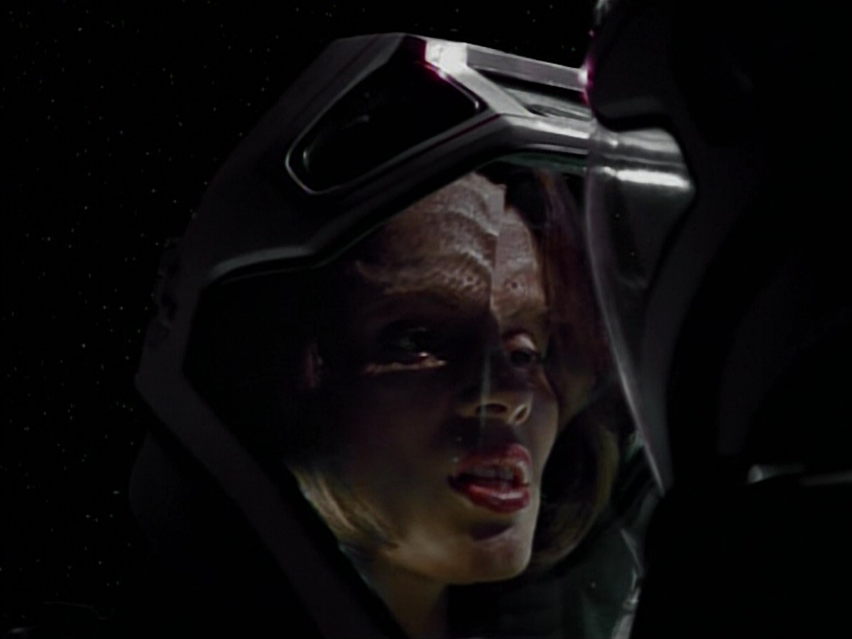 extant_StarTrekVoyager_4x03-DayOfHonor_4585.jpg