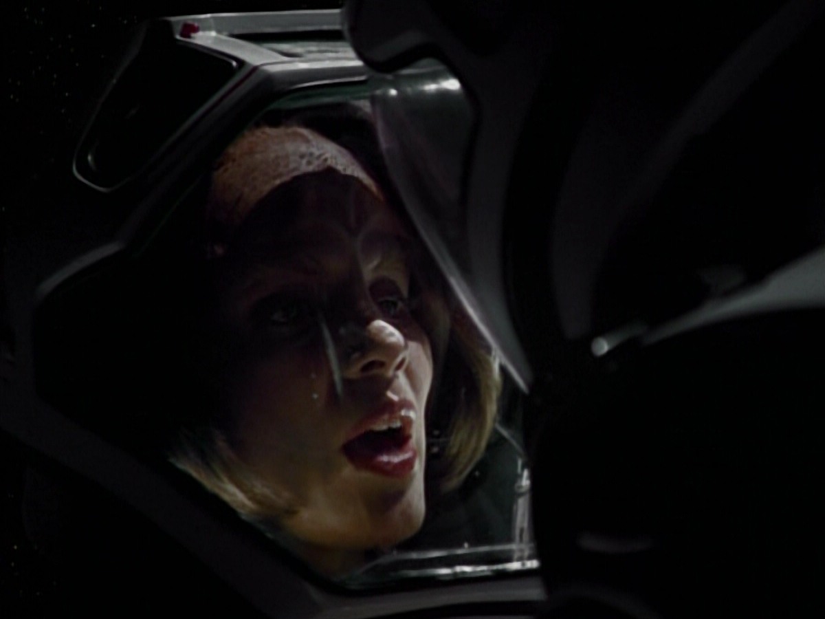 extant_StarTrekVoyager_4x03-DayOfHonor_4604.jpg