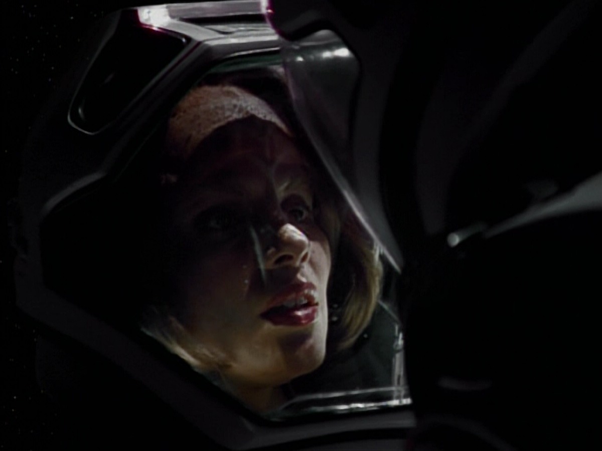 extant_StarTrekVoyager_4x03-DayOfHonor_4607.jpg