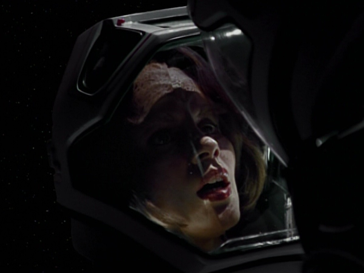 extant_StarTrekVoyager_4x03-DayOfHonor_4624.jpg