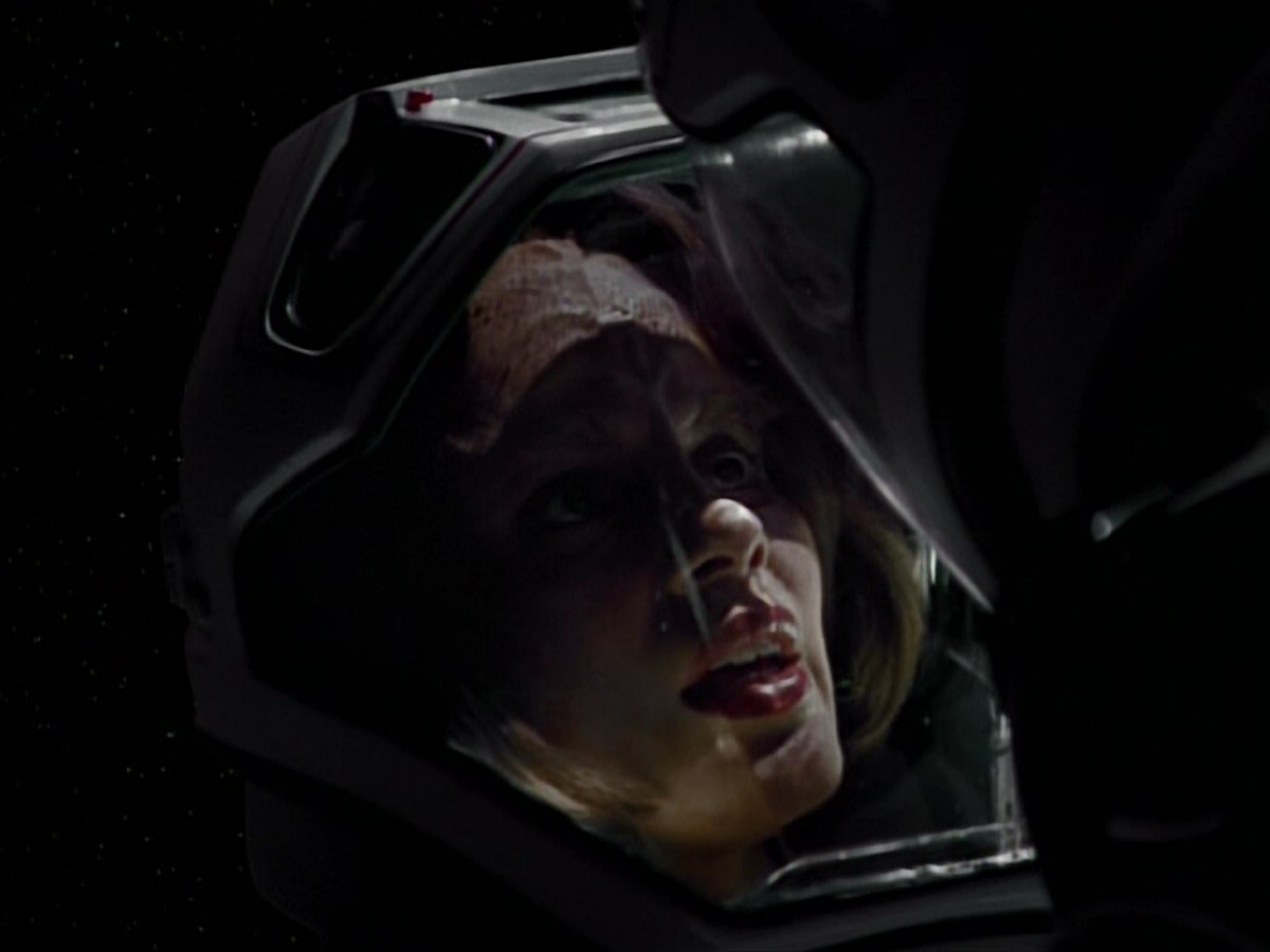 extant_StarTrekVoyager_4x03-DayOfHonor_4626.jpg