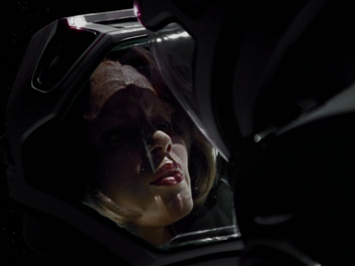 extant_StarTrekVoyager_4x03-DayOfHonor_4646.jpg
