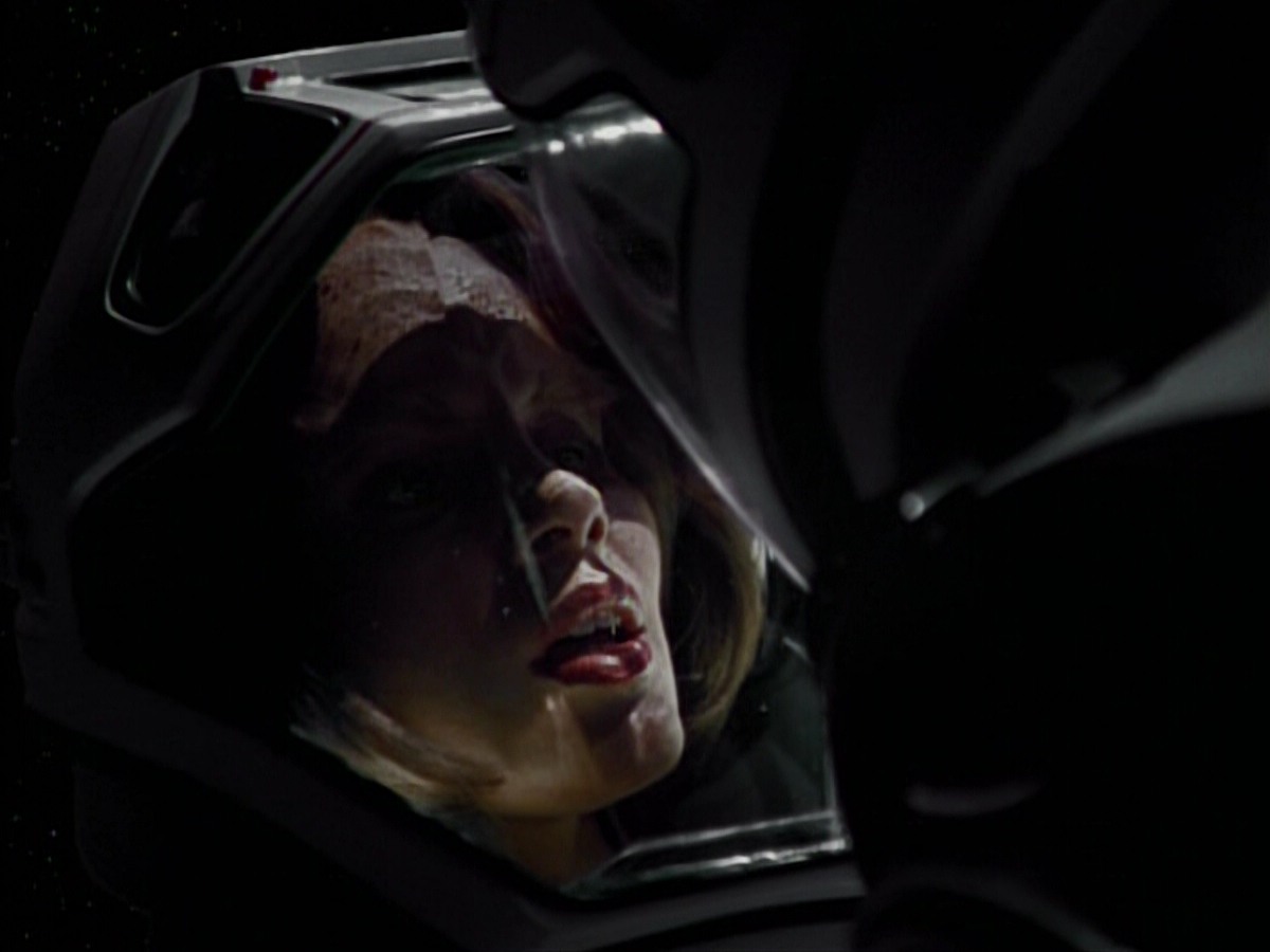 extant_StarTrekVoyager_4x03-DayOfHonor_4647.jpg