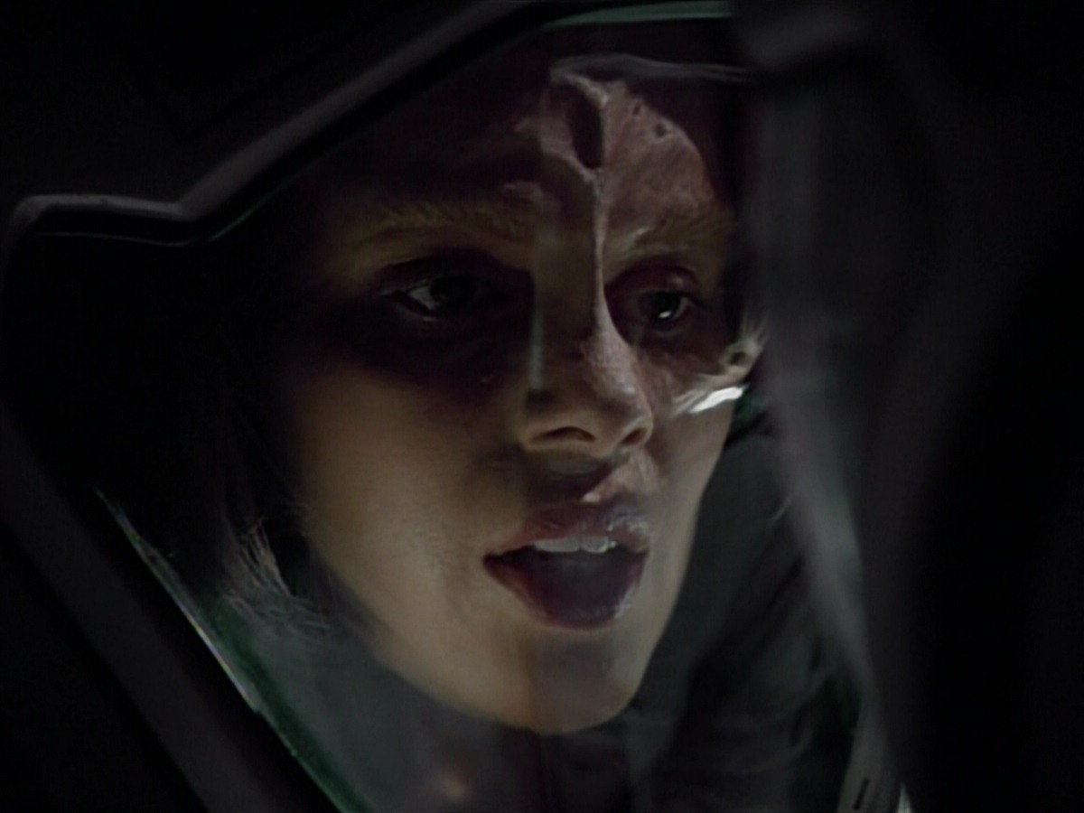 extant_StarTrekVoyager_4x03-DayOfHonor_4668.jpg