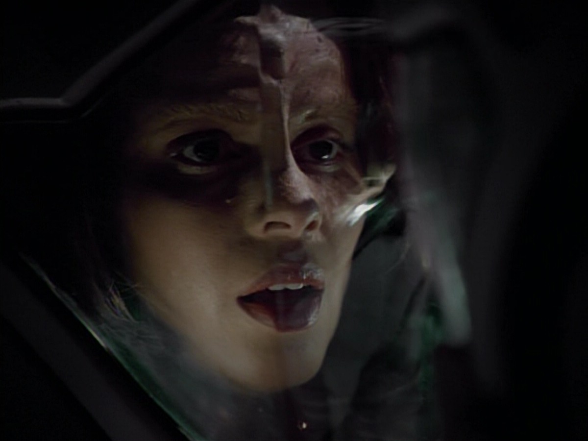extant_StarTrekVoyager_4x03-DayOfHonor_4680.jpg