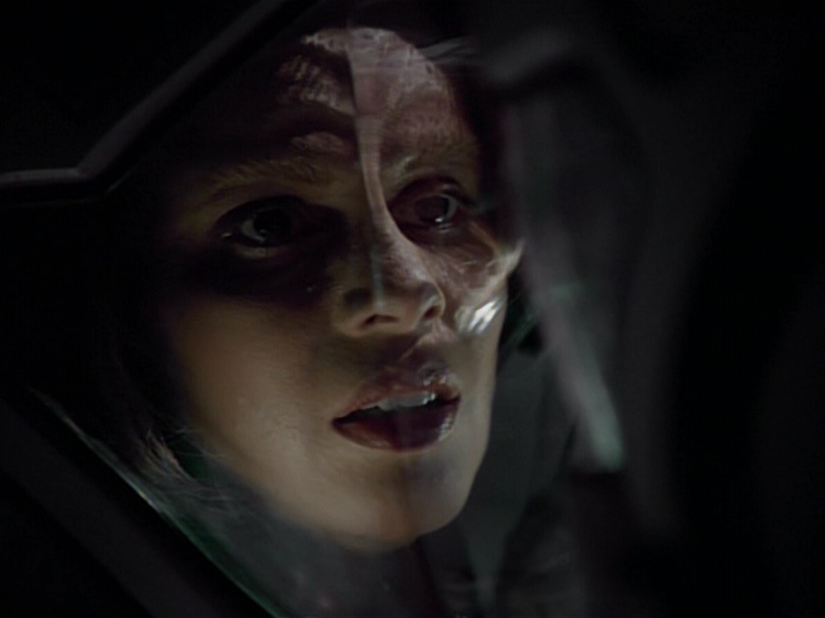 extant_StarTrekVoyager_4x03-DayOfHonor_4691.jpg