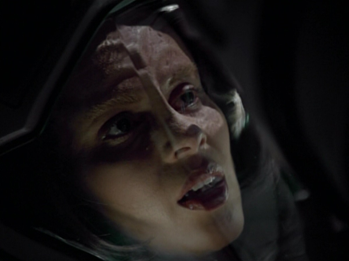 extant_StarTrekVoyager_4x03-DayOfHonor_4700.jpg