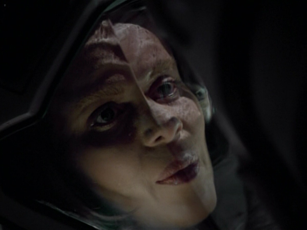 extant_StarTrekVoyager_4x03-DayOfHonor_4701.jpg