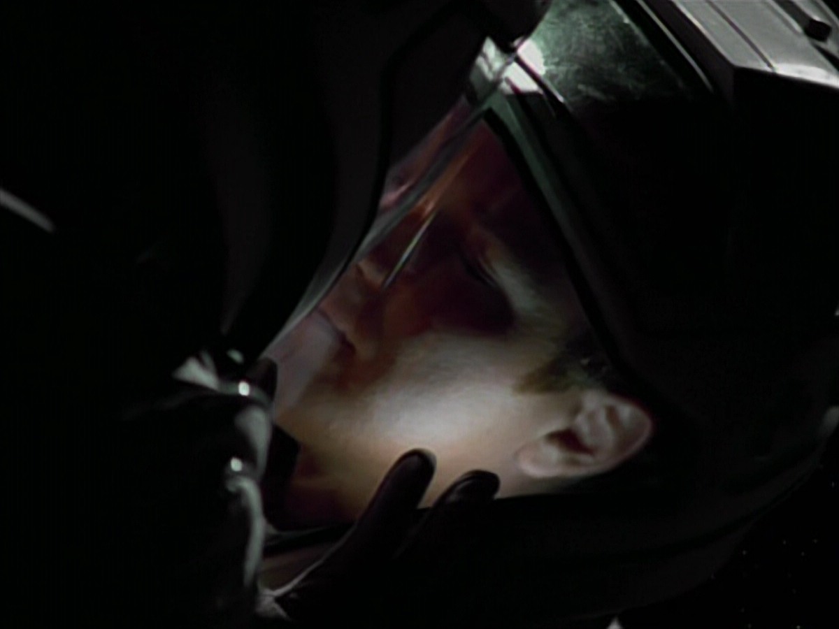 extant_StarTrekVoyager_4x03-DayOfHonor_4739.jpg