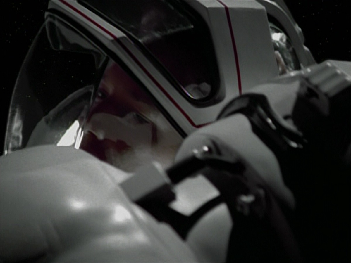extant_StarTrekVoyager_4x03-DayOfHonor_4747.jpg