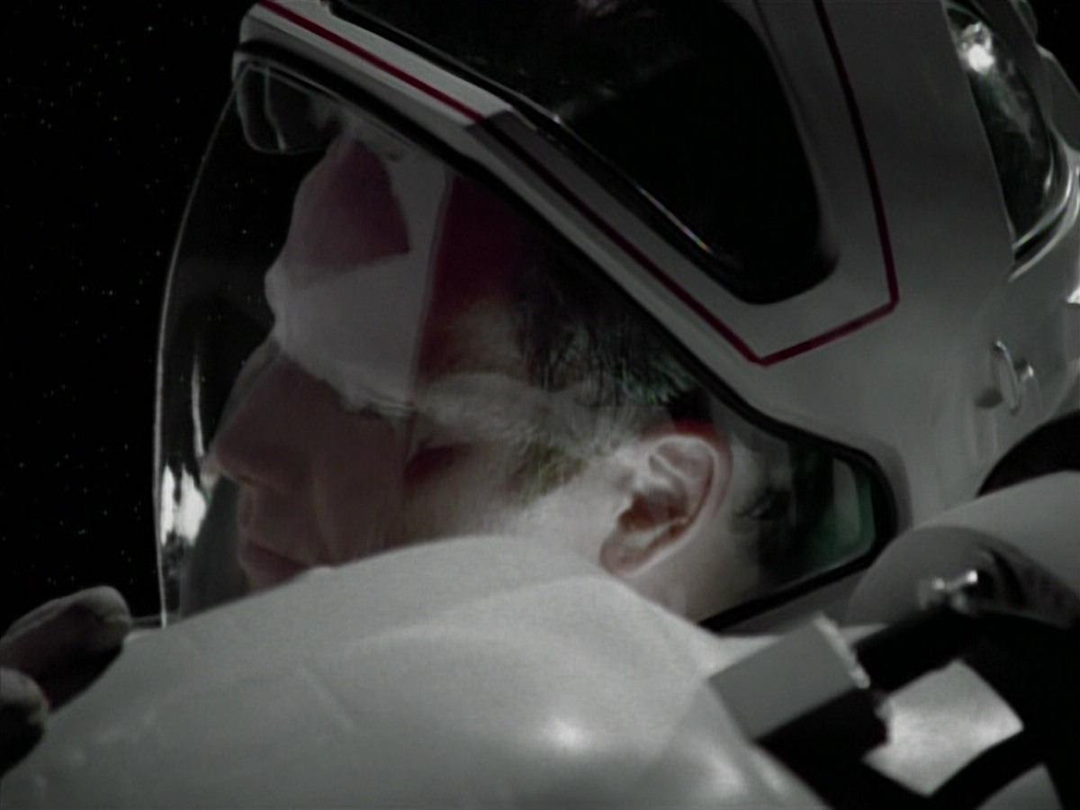 extant_StarTrekVoyager_4x03-DayOfHonor_4756.jpg