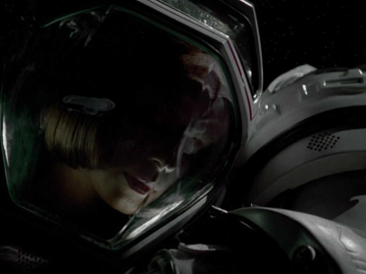 extant_StarTrekVoyager_4x03-DayOfHonor_4765.jpg