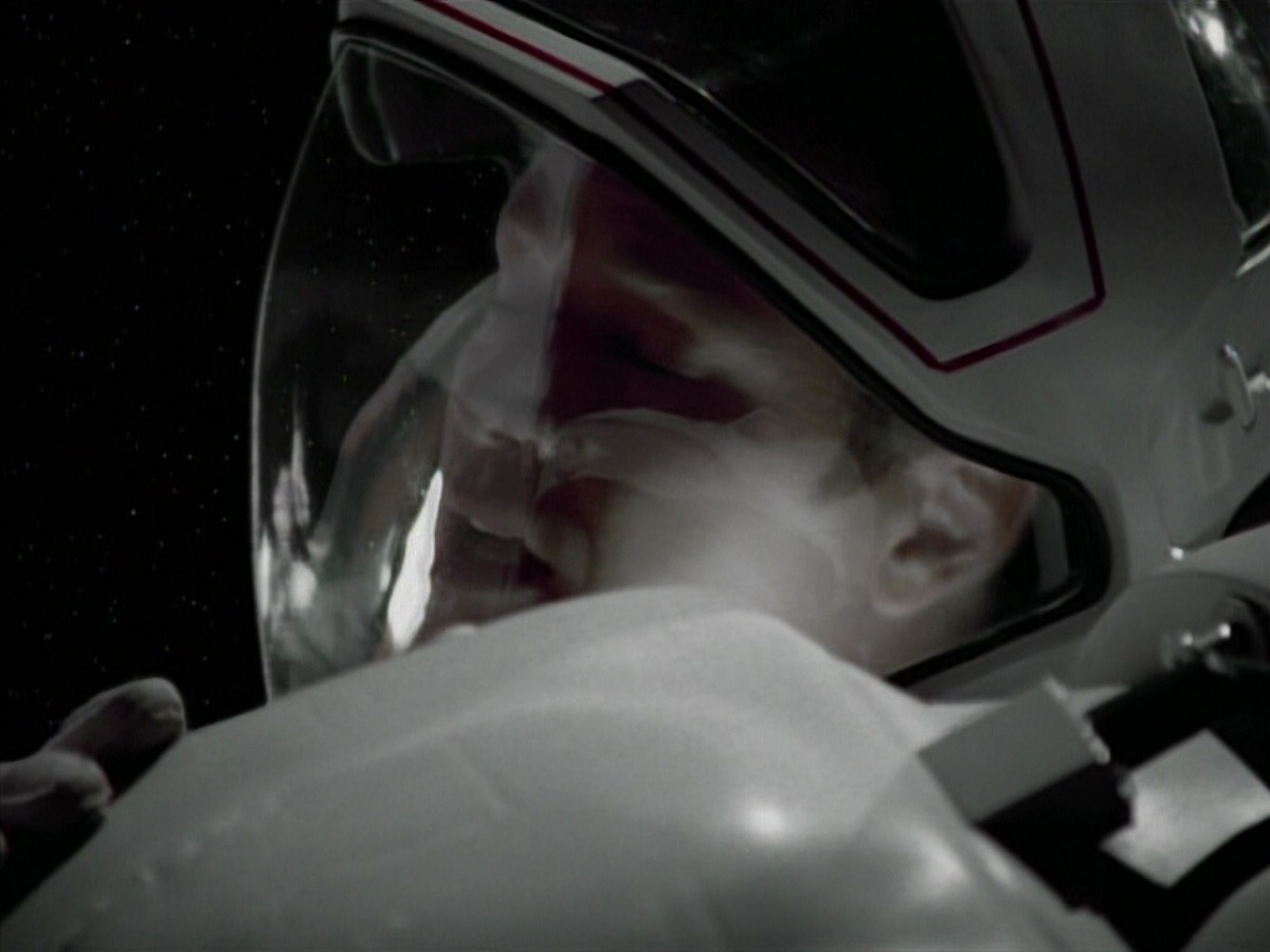 extant_StarTrekVoyager_4x03-DayOfHonor_4776.jpg