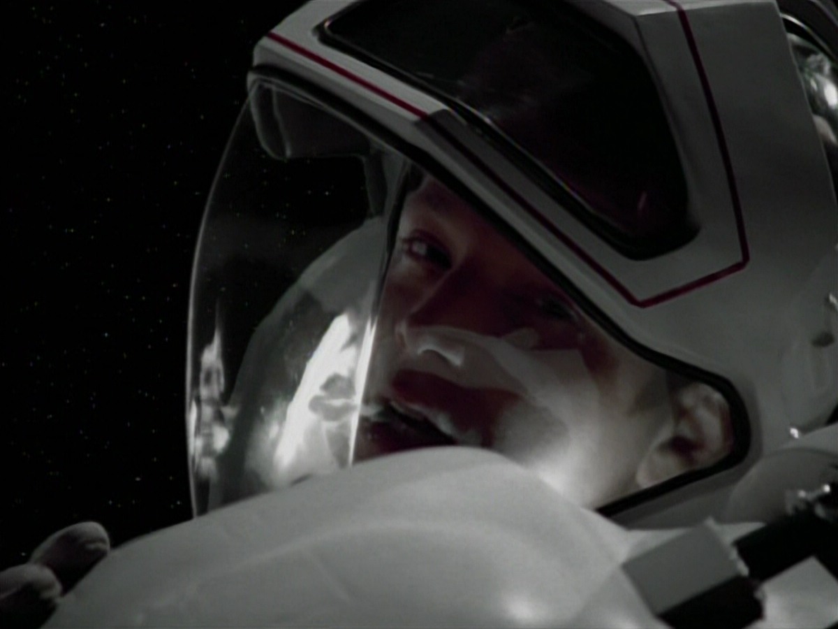extant_StarTrekVoyager_4x03-DayOfHonor_4786.jpg