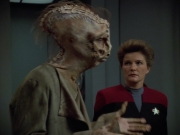 extant_StarTrekVoyager_4x03-DayOfHonor_1938.jpg