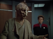 extant_StarTrekVoyager_4x03-DayOfHonor_1963.jpg