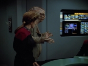Filename=extant_StarTrekVoyager_4x03-DayOfHonor_1975.jpg
Filesize=123KiB
Dimensions=1200x900
Date added=May 29, 2018 extant_StarTrekVoyager_4x03-DayOfHonor_1975.jpg