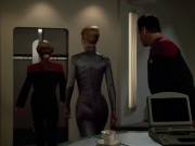 extant_StarTrekVoyager_4x03-DayOfHonor_3876.jpg