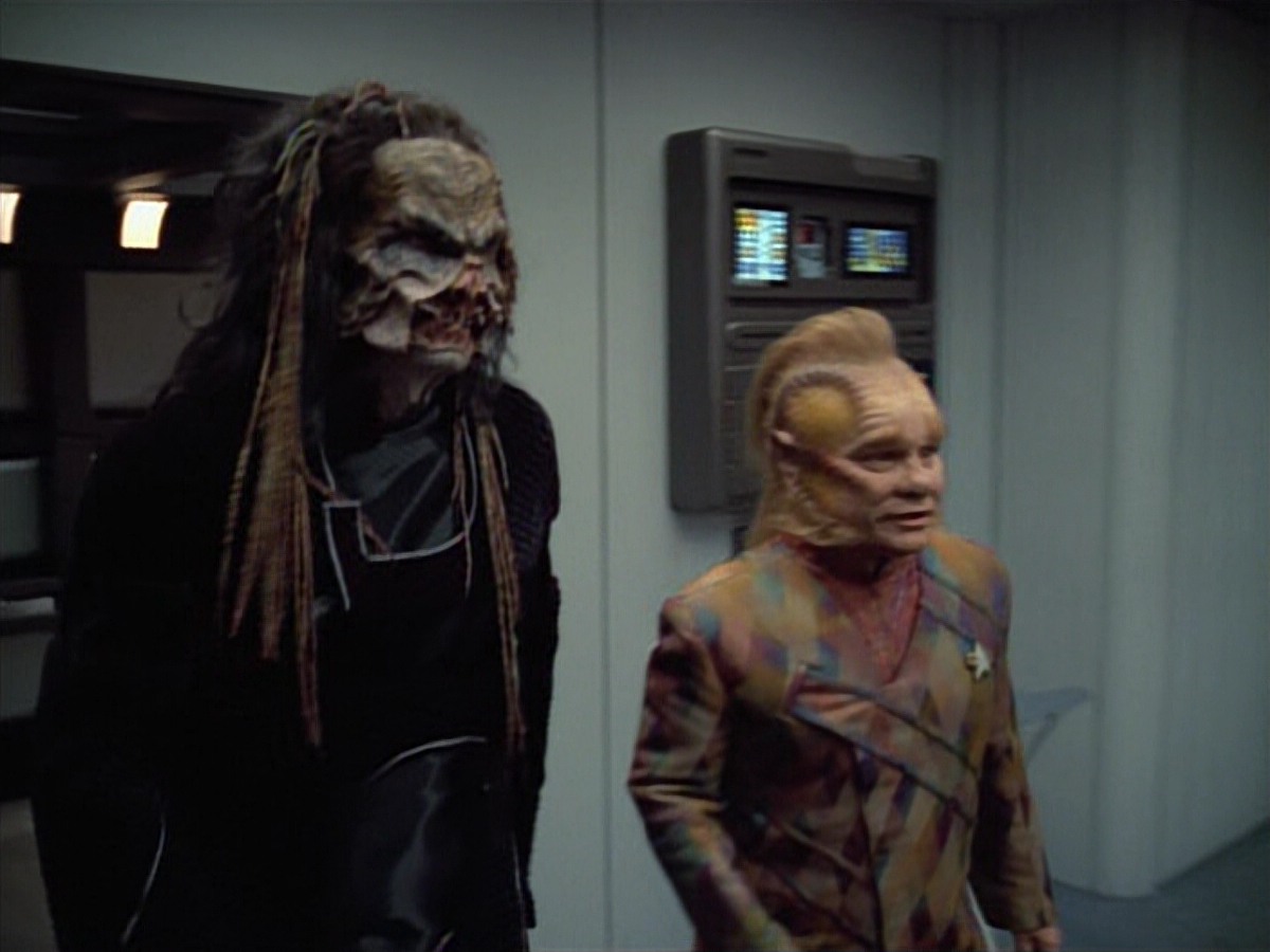 extant_StarTrekVoyager_4x04-Nemesis_4713.jpg