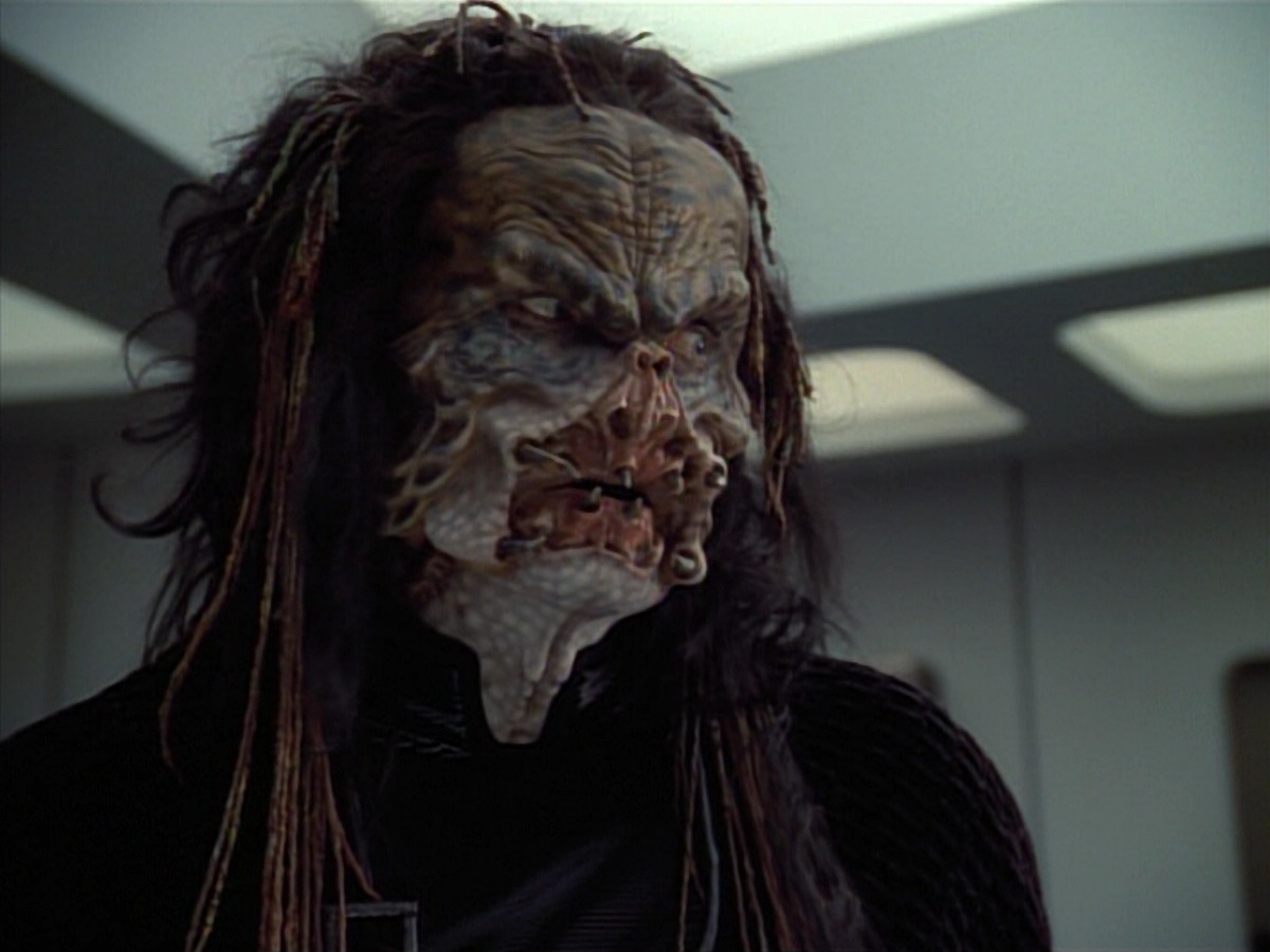 extant_StarTrekVoyager_4x04-Nemesis_4741.jpg