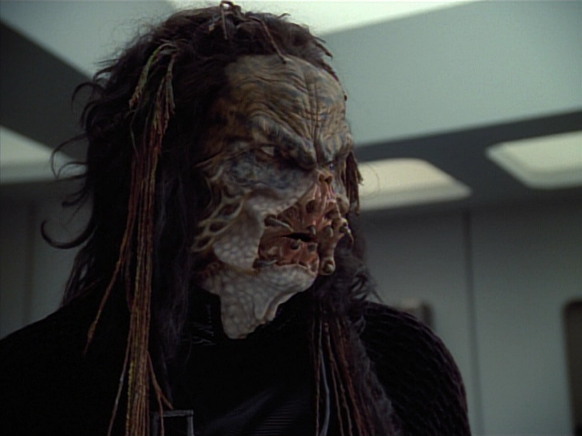 extant_StarTrekVoyager_4x04-Nemesis_4747.jpg
