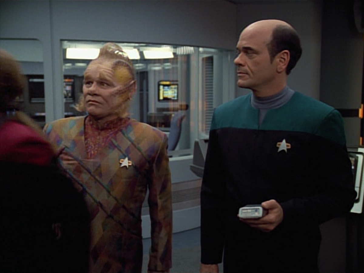 extant_StarTrekVoyager_4x04-Nemesis_4762.jpg