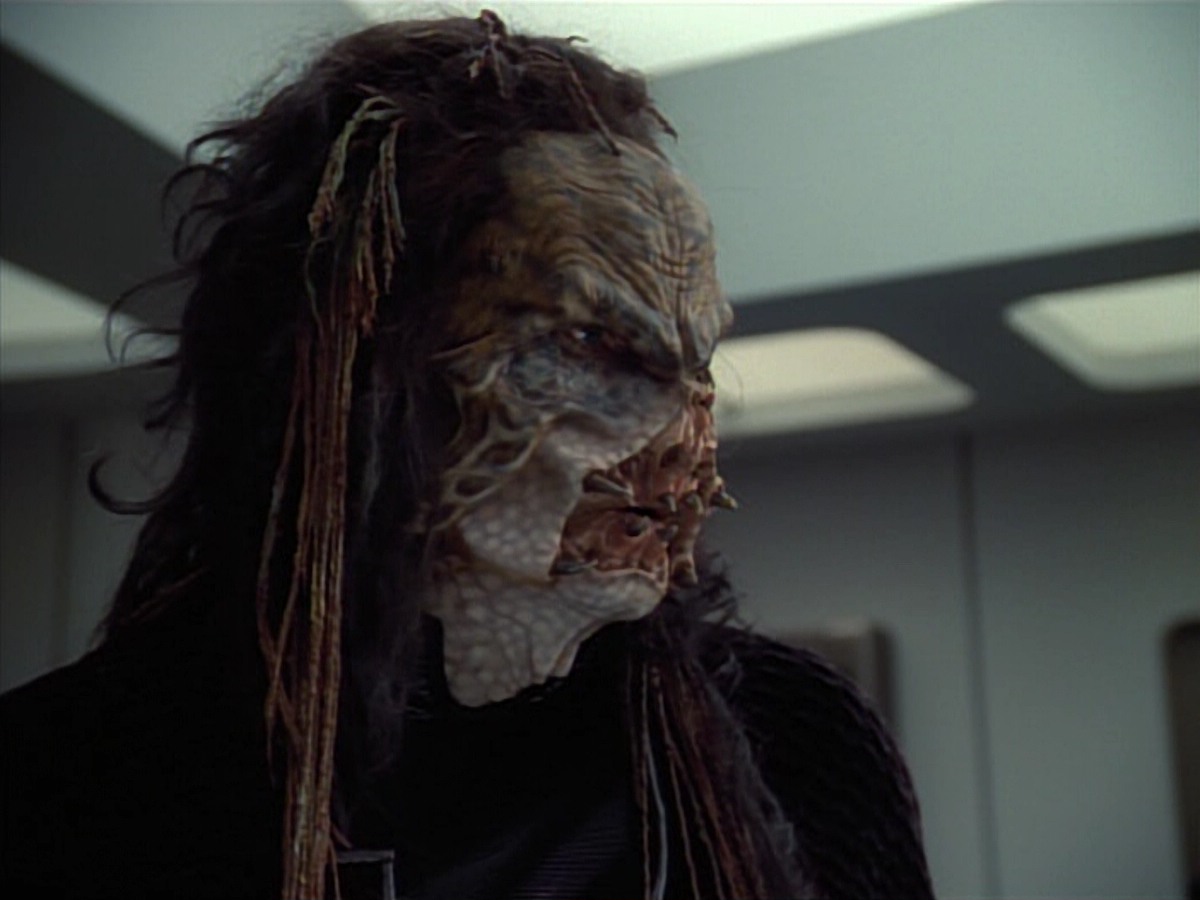 extant_StarTrekVoyager_4x04-Nemesis_4764.jpg