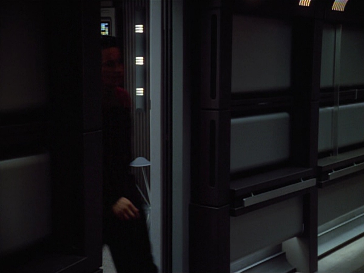 extant_StarTrekVoyager_4x04-Nemesis_4766.jpg