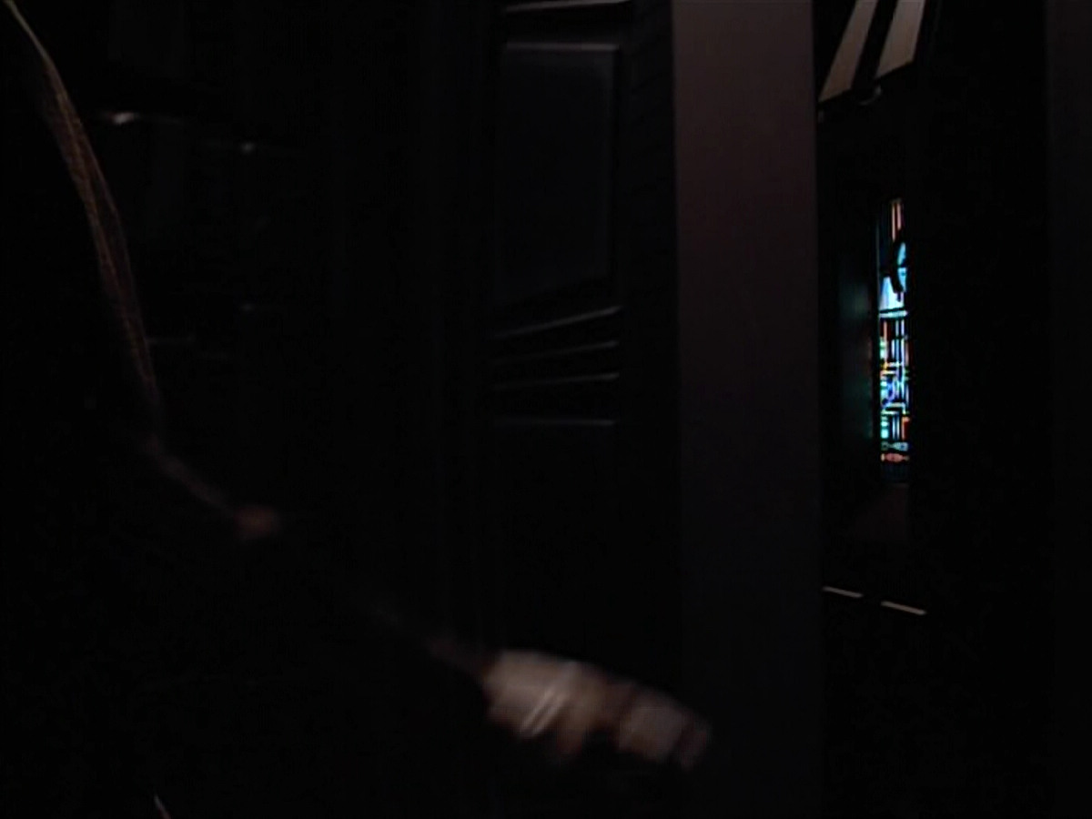 extant_StarTrek_VOY_4x05-Revulsion_00037.jpg