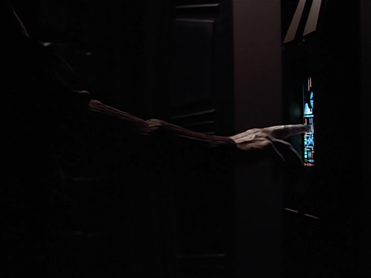 extant_StarTrek_VOY_4x05-Revulsion_00039.jpg