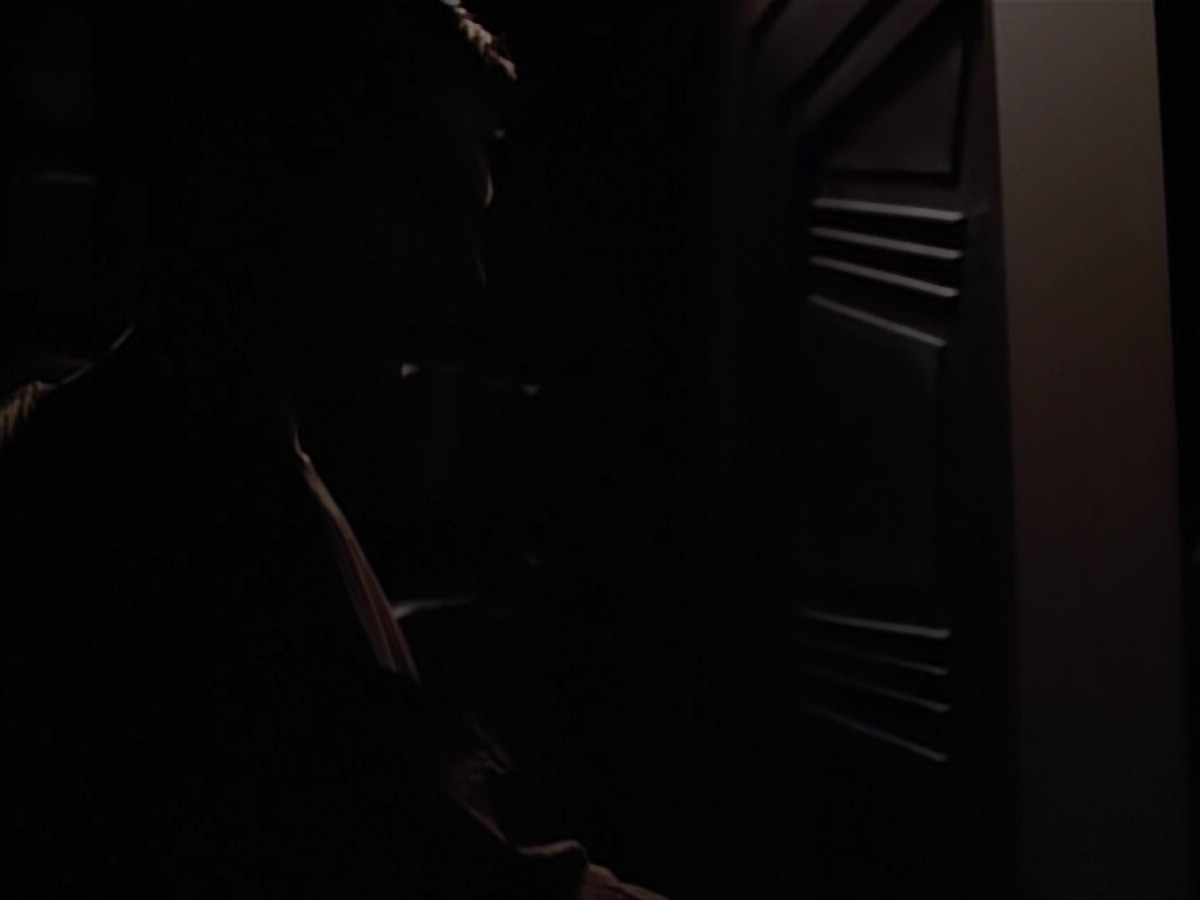 extant_StarTrek_VOY_4x05-Revulsion_00043.jpg
