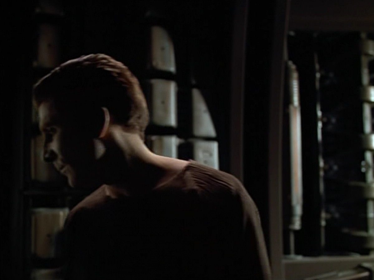 extant_StarTrek_VOY_4x05-Revulsion_00050.jpg