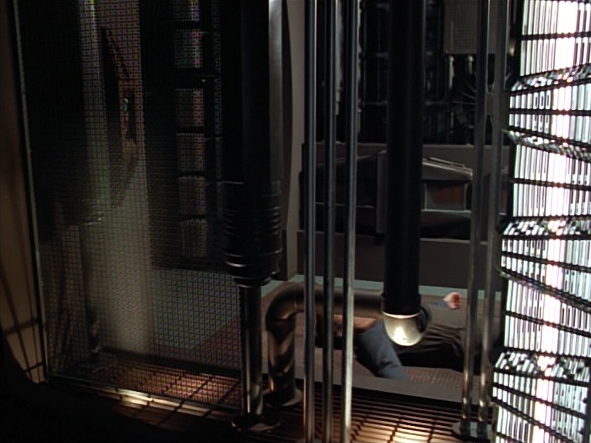 extant_StarTrek_VOY_4x05-Revulsion_00061.jpg