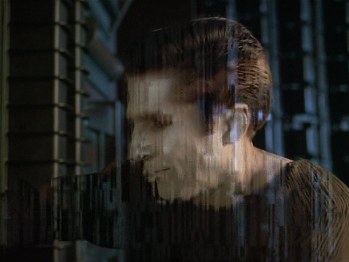 extant_StarTrek_VOY_4x05-Revulsion_00074.jpg