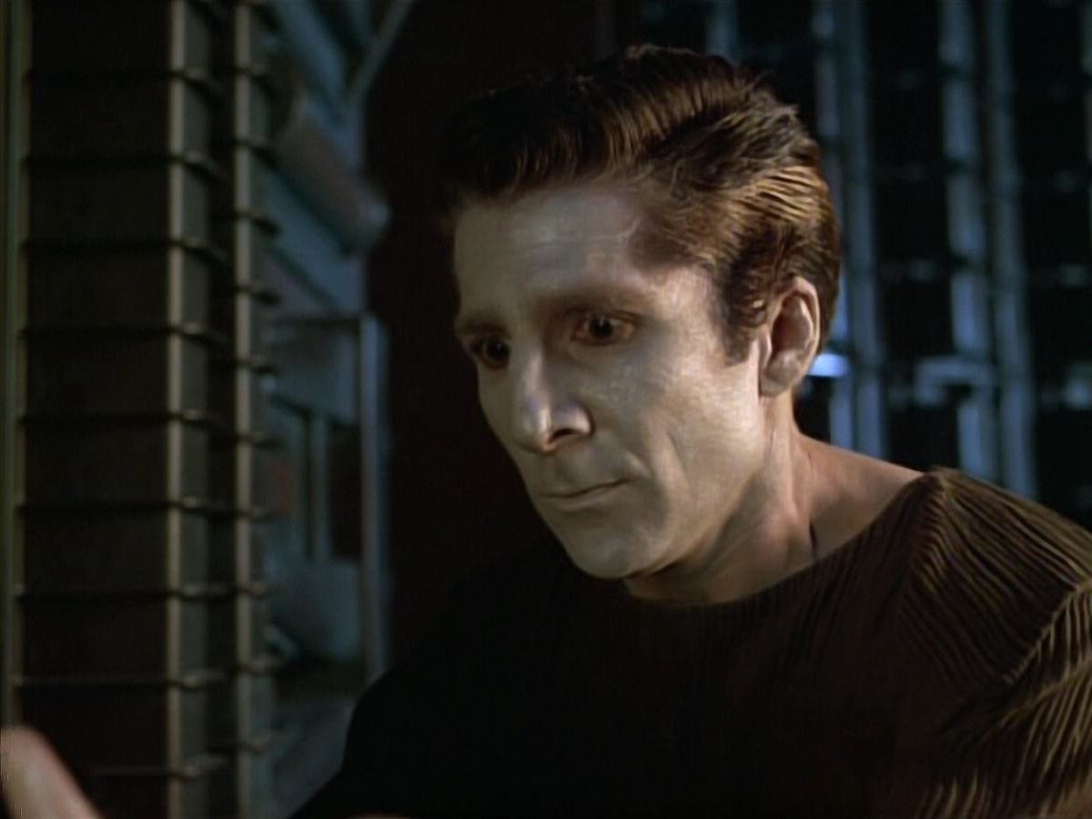 extant_StarTrek_VOY_4x05-Revulsion_00077.jpg