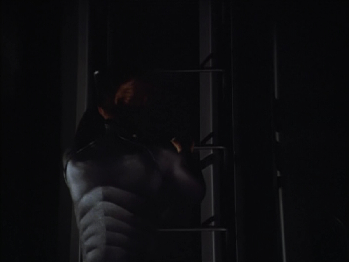 extant_StarTrek_VOY_4x05-Revulsion_00825.jpg